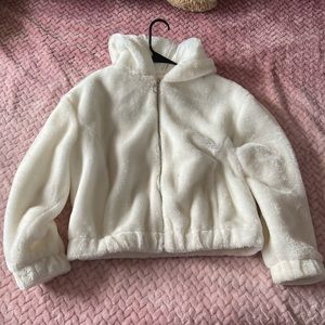 FAUX FUR WHITE CROPPED HOODIE🤍✨